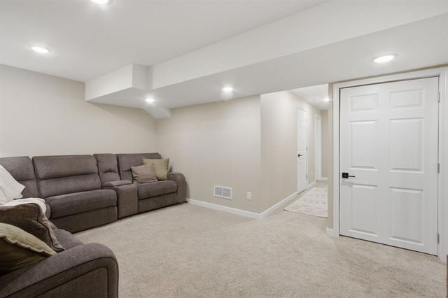 3315 Locust Street SW, Bondurant, IA 50035