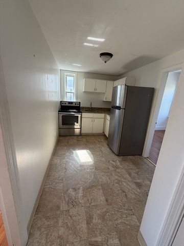 161 Grand View Ave 2, Quincy, MA 02170