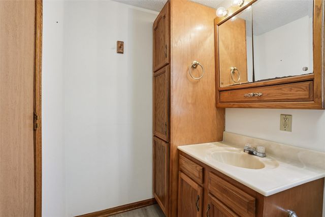 311 Hatch Street, Newton, IA 50208