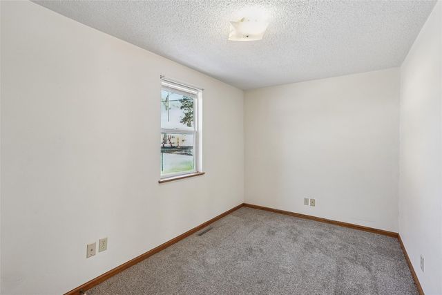 311 Hatch Street, Newton, IA 50208