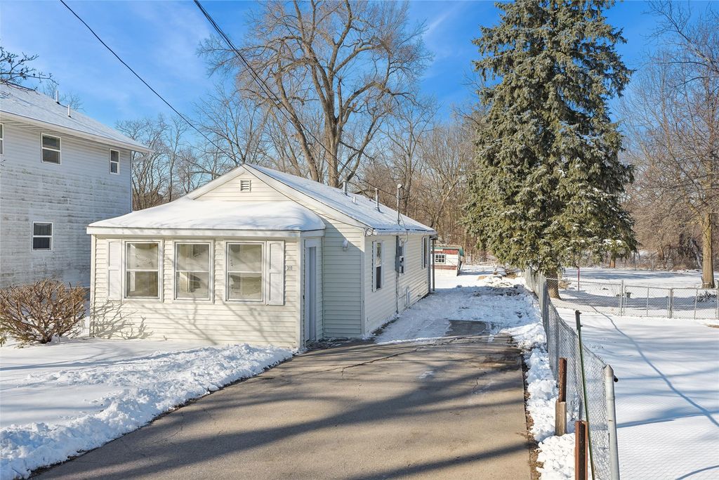 311 Hatch Street, Newton, IA 50208