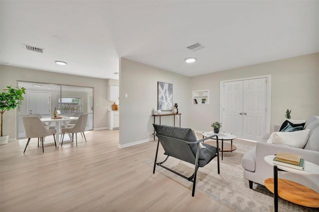 2003 E HANNA AVENUE, Tampa, FL 33610