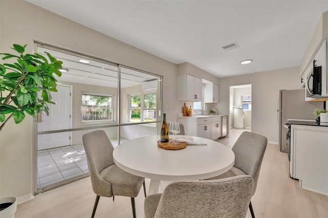 2003 E HANNA AVENUE, Tampa, FL 33610