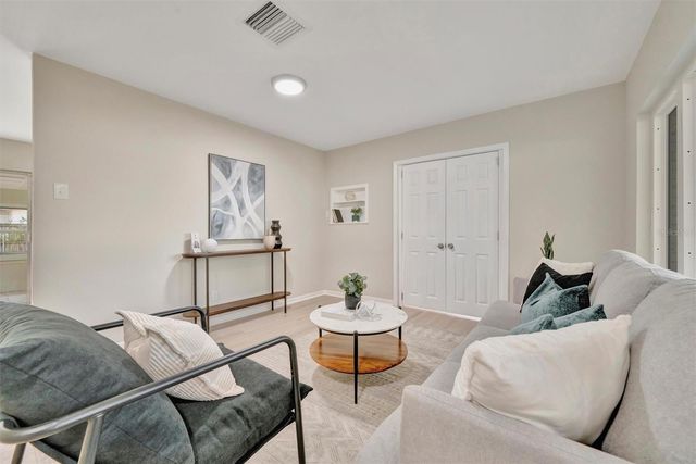 2003 E HANNA AVENUE, Tampa, FL 33610