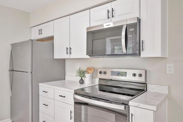 2003 E HANNA AVENUE, Tampa, FL 33610