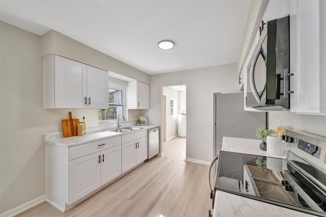 2003 E HANNA AVENUE, Tampa, FL 33610