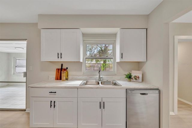 2003 E HANNA AVENUE, Tampa, FL 33610