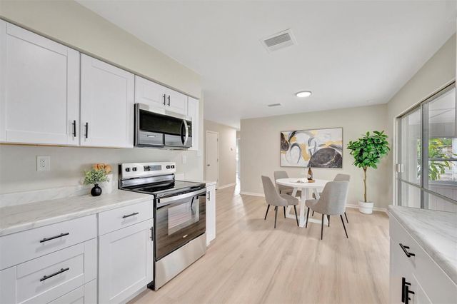 2003 E HANNA AVENUE, Tampa, FL 33610