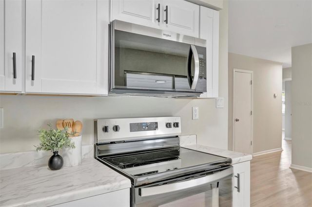 2003 E HANNA AVENUE, Tampa, FL 33610