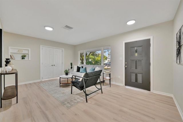 2003 E HANNA AVENUE, Tampa, FL 33610