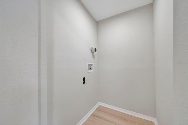 2003 E HANNA AVENUE, Tampa, FL 33610