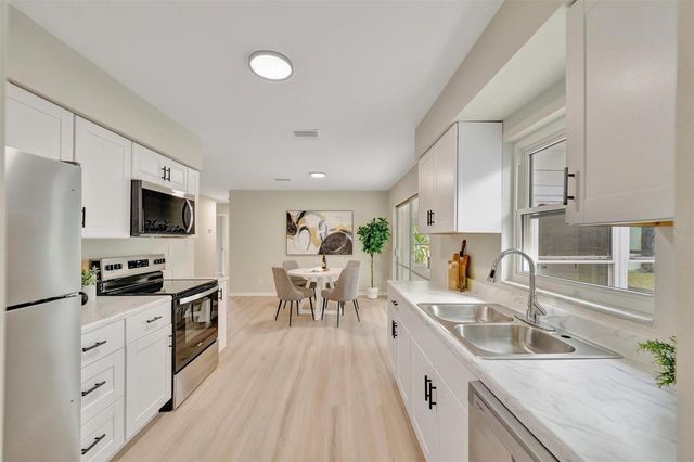 2003 E HANNA AVENUE, Tampa, FL 33610