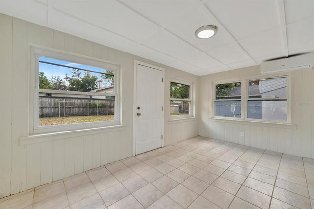 2003 E HANNA AVENUE, Tampa, FL 33610