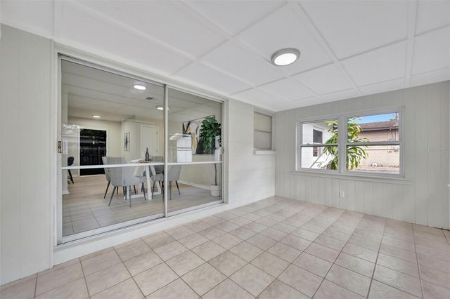 2003 E HANNA AVENUE, Tampa, FL 33610