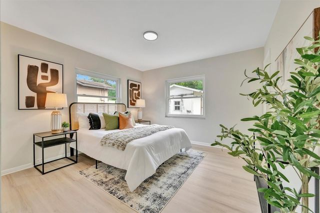 2003 E HANNA AVENUE, Tampa, FL 33610