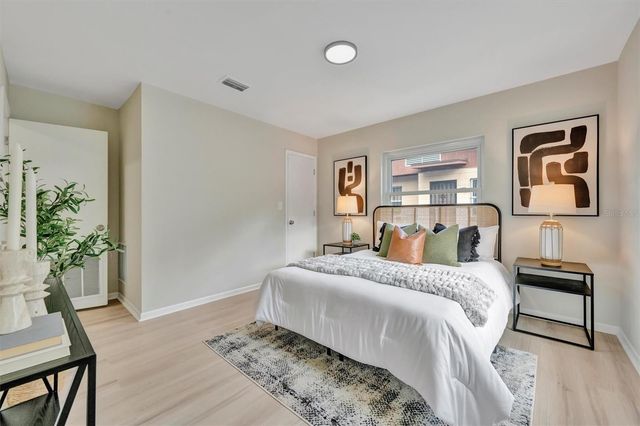 2003 E HANNA AVENUE, Tampa, FL 33610