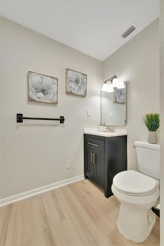 2003 E HANNA AVENUE, Tampa, FL 33610