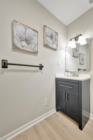 2003 E HANNA AVENUE, Tampa, FL 33610