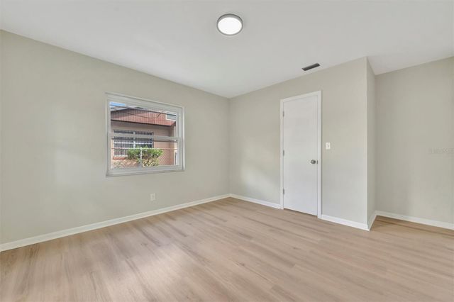 2003 E HANNA AVENUE, Tampa, FL 33610