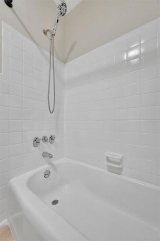 2003 E HANNA AVENUE, Tampa, FL 33610