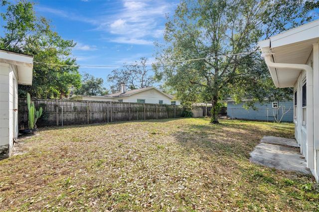 2003 E HANNA AVENUE, Tampa, FL 33610