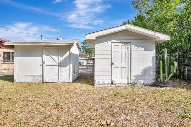 2003 E HANNA AVENUE, Tampa, FL 33610