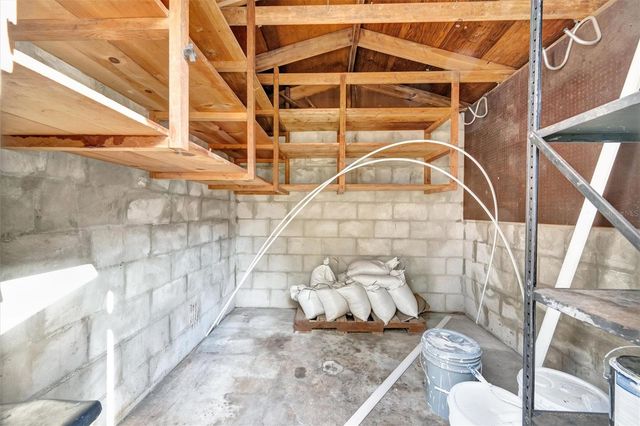 2003 E HANNA AVENUE, Tampa, FL 33610