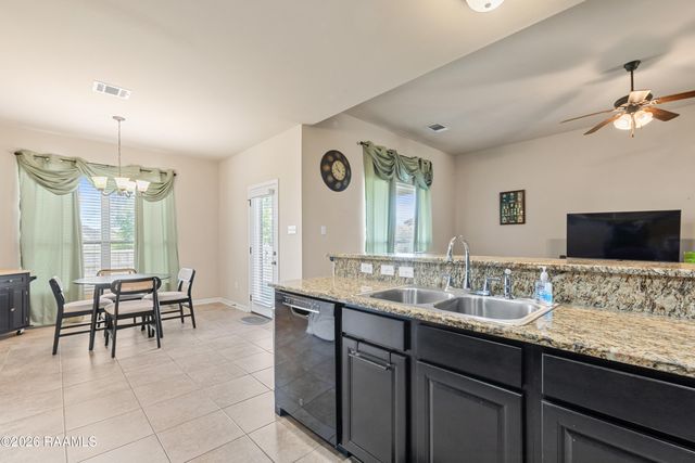 107 Green Mountain Ridge Street, Youngsville, LA 70592