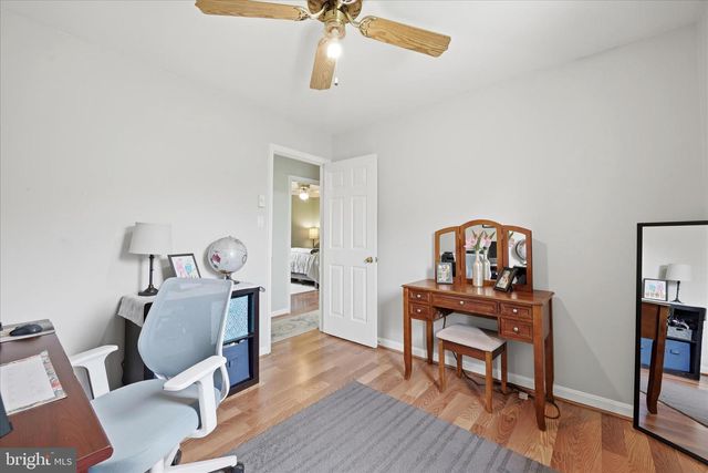 91 GRANNY SMITH RD, Linden, VA 22642