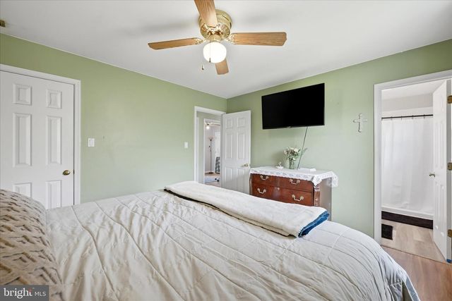 91 GRANNY SMITH RD, Linden, VA 22642