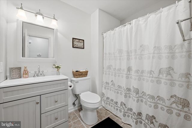 91 GRANNY SMITH RD, Linden, VA 22642