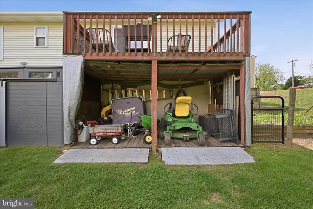 91 GRANNY SMITH RD, Linden, VA 22642