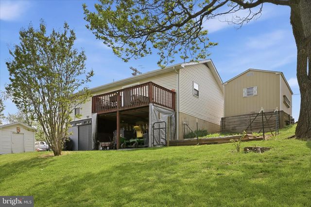 91 GRANNY SMITH RD, Linden, VA 22642