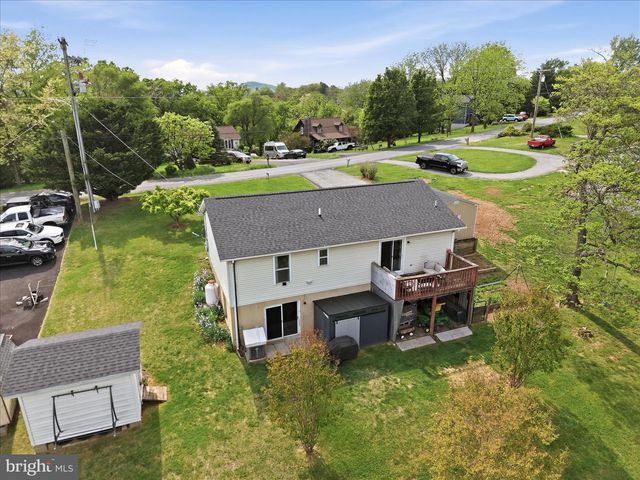 91 GRANNY SMITH RD, Linden, VA 22642