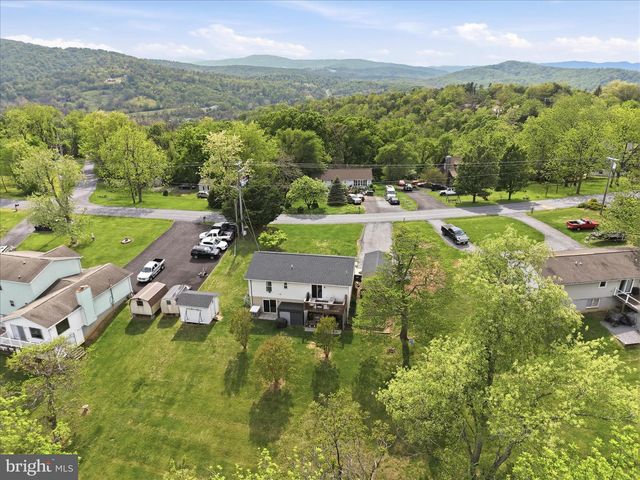 91 GRANNY SMITH RD, Linden, VA 22642