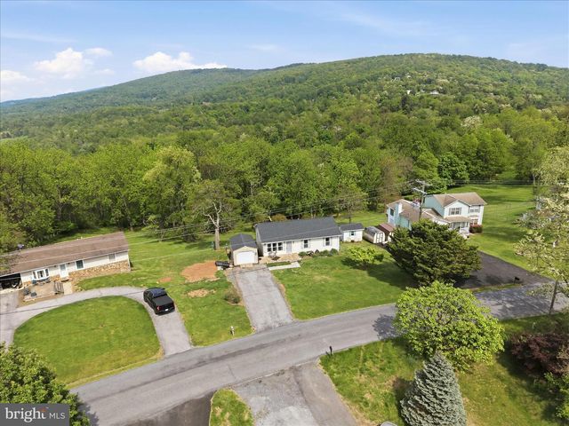 91 GRANNY SMITH RD, Linden, VA 22642