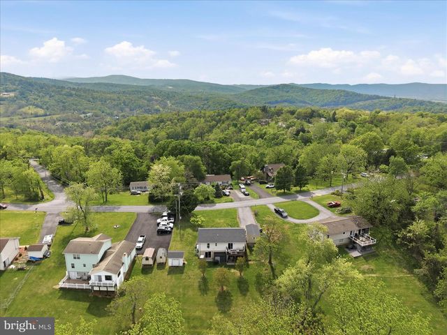 91 GRANNY SMITH RD, Linden, VA 22642