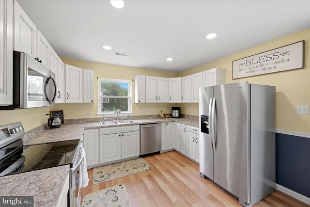 91 GRANNY SMITH RD, Linden, VA 22642