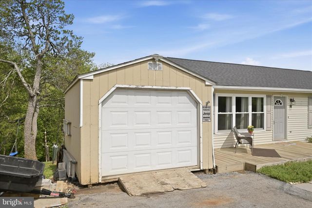 91 GRANNY SMITH RD, Linden, VA 22642