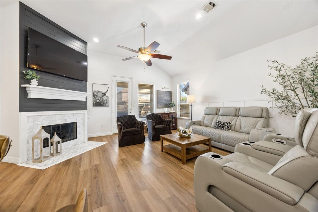 Image 11 of property listing at 24006 Eagle Sage Lane, Katy, TX 77493