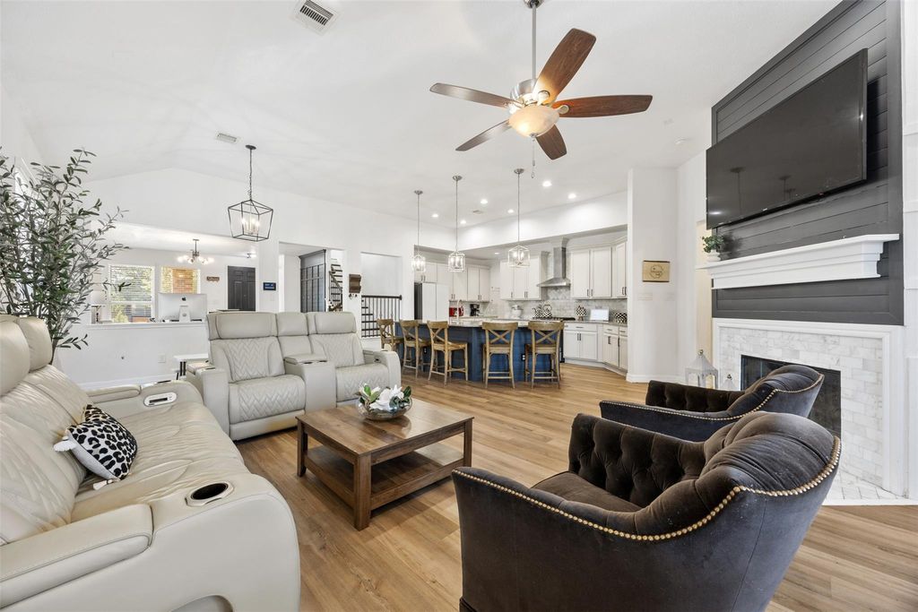 Image 12 of property listing at 24006 Eagle Sage Lane, Katy, TX 77493