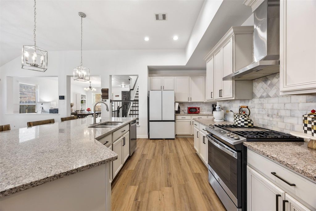 Image 9 of property listing at 24006 Eagle Sage Lane, Katy, TX 77493