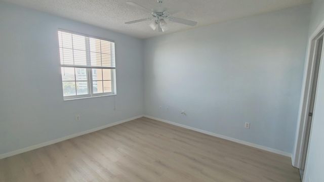 616 Clearwater Park Road Apt 812, West Palm Beach, FL 33401