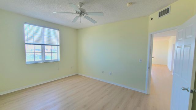 616 Clearwater Park Road Apt 812, West Palm Beach, FL 33401