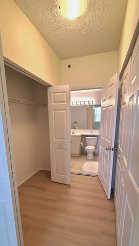 616 Clearwater Park Road Apt 812, West Palm Beach, FL 33401