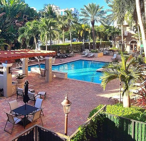 616 Clearwater Park Road Apt 812, West Palm Beach, FL 33401