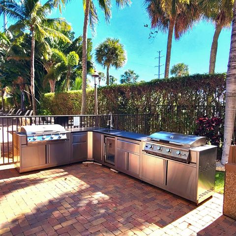 616 Clearwater Park Road Apt 812, West Palm Beach, FL 33401