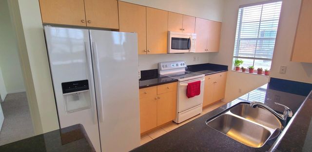 616 Clearwater Park Road Apt 812, West Palm Beach, FL 33401