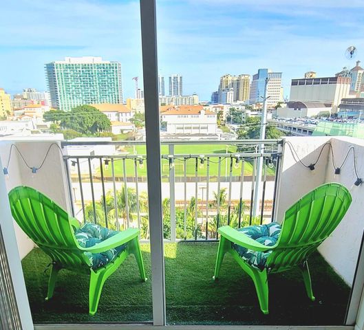 616 Clearwater Park Road Apt 812, West Palm Beach, FL 33401