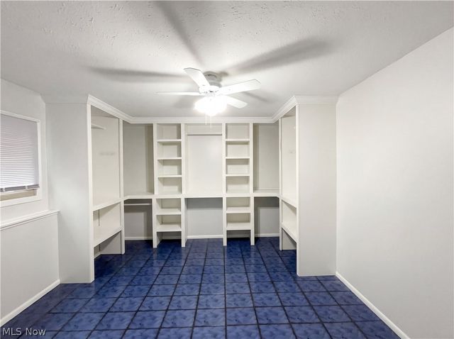 32847 Redwood Boulevard, Avon Lake, OH 44012